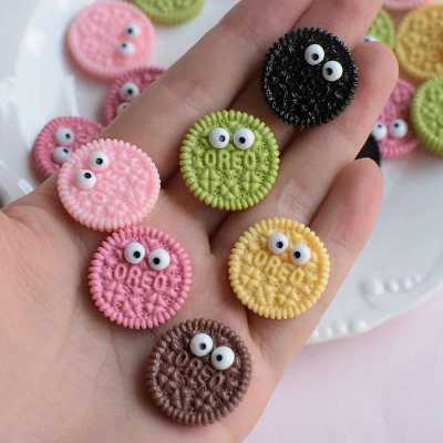 10Pcs Cute Round Biscuits With Eyes Kawaii Fake Food Cabochons Craft Material Scrapbooking Supplies Hair Accessories