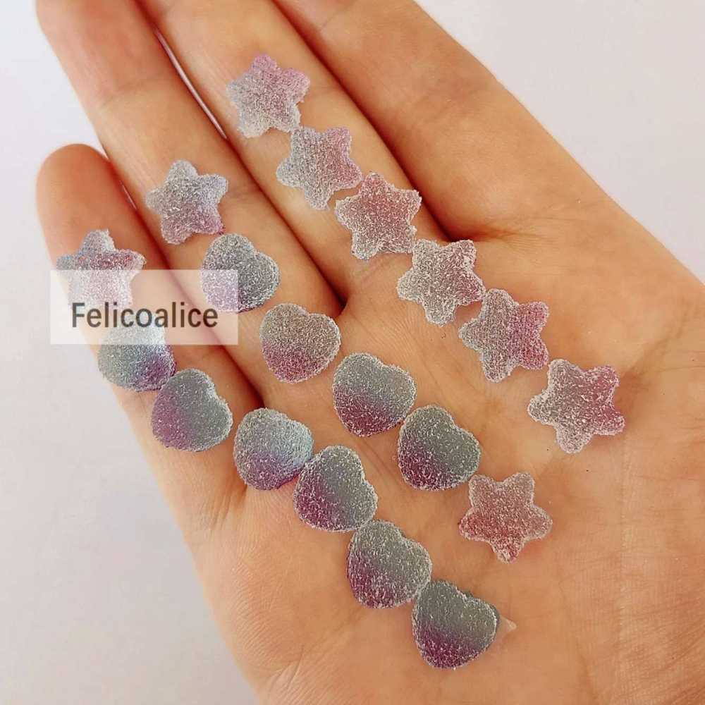 10pcs Simulation Mini Resin Food Bread Chocolate Pendant Decoration Kitchen Toys DIY Miniature Model for Crafts DIY Home Decor